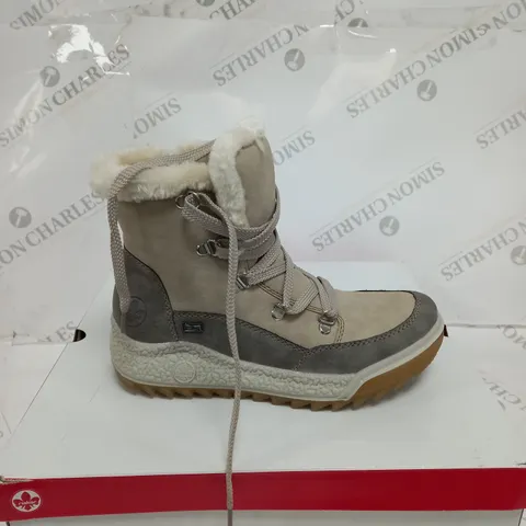 BOXED PAIR OF RIEKER ANTISTRESS WARM HIKING BOOTS SIZE 4 CREAM