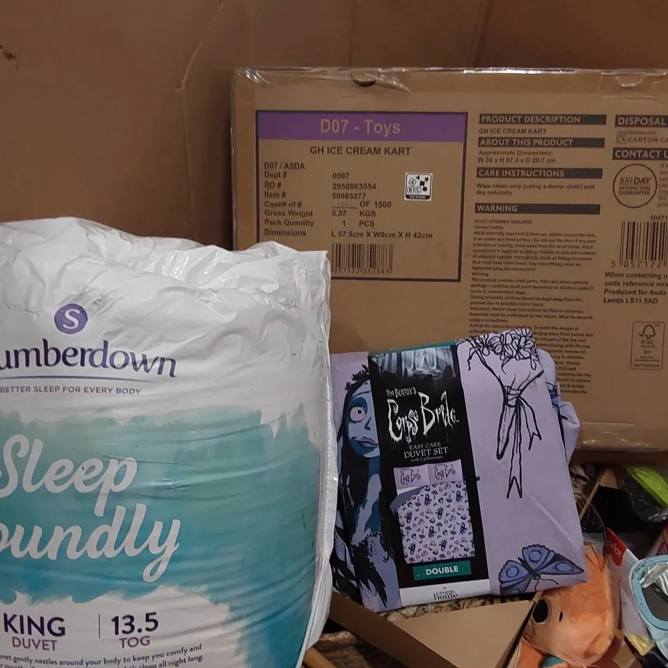 PALLET OF ASSORTED ITEMS INCLUDING: BAMBOO HALLWAY SHOE BENCHES, RAFFERTY TODDLER BED, ICE CREAM KART, KENWOOD HAND MIXER, SOFT TOUCH PILLOWS, SILENTNIGHT 13.5 TOG KING DUVET, MY PUPPY'S HOME ECT