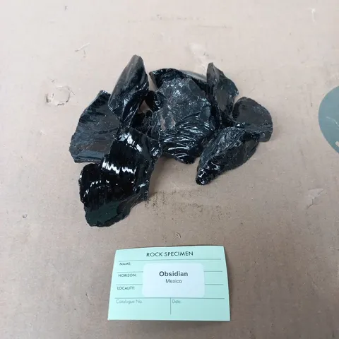 UNKNOWN WEIGHT/QUANTITY OF OBSIDIAN FROM MEXICO (AS IN PICTURE)