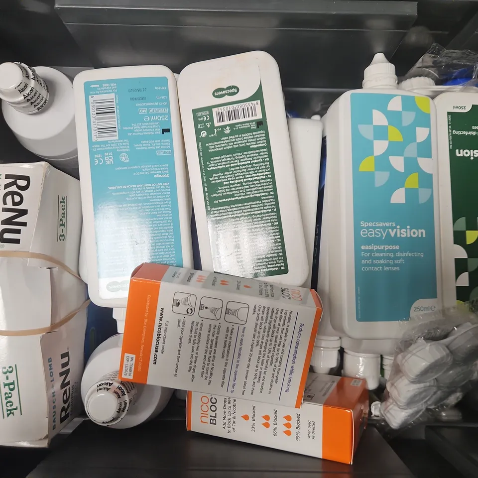 APPROXIMATELY 20 ASSORTED CONTACT LENS SOLUTIONS TO INCLUDE SPECSAVERS EASYVISION, RENU MULTIPLUS, ETC - COLLECTION ONLY