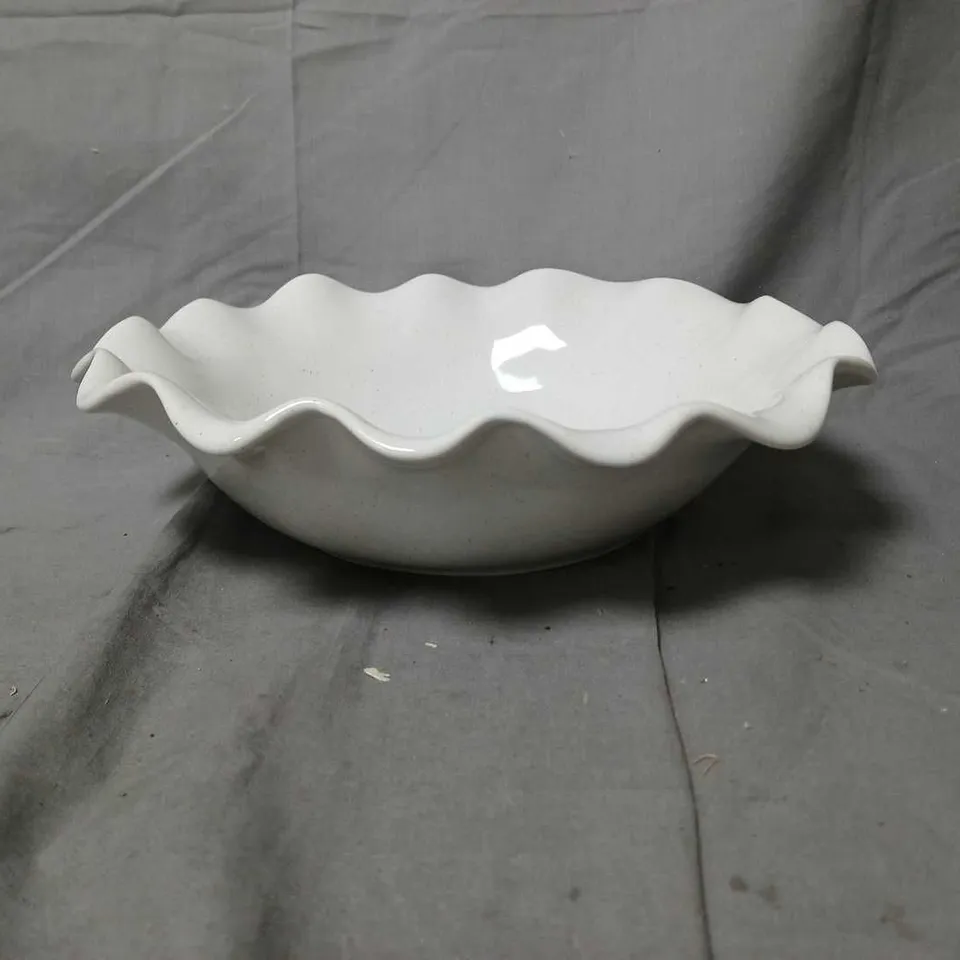 M&S WHITE CERAMIC SCALLOPED-EDGE BOWL – DECORATIVE DISH