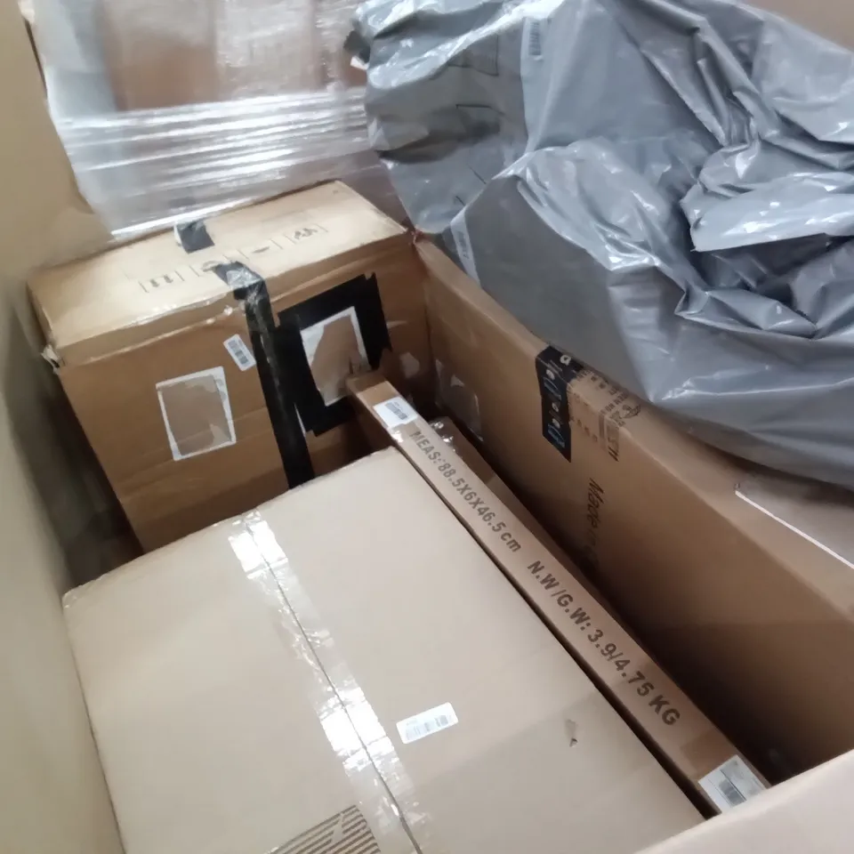 PALLET OF ASSORTED ITEMS INCLUDING ELEGANT LED MIRROR, LEISURE CHAIR, CAMPLUX OUTDOOR GAS WATER HEATER, STEP LADDER