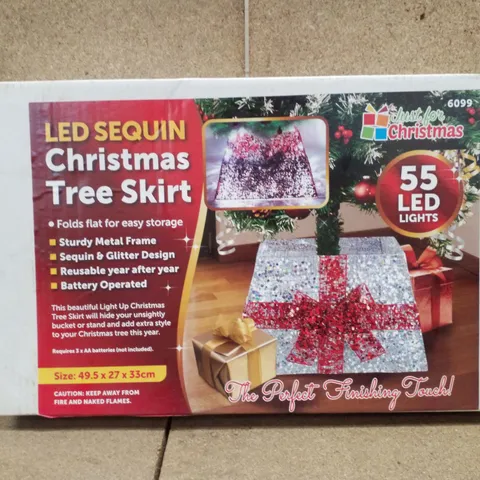 BOXED LED SEQUIN CHRISTMAS TREE SKIRT