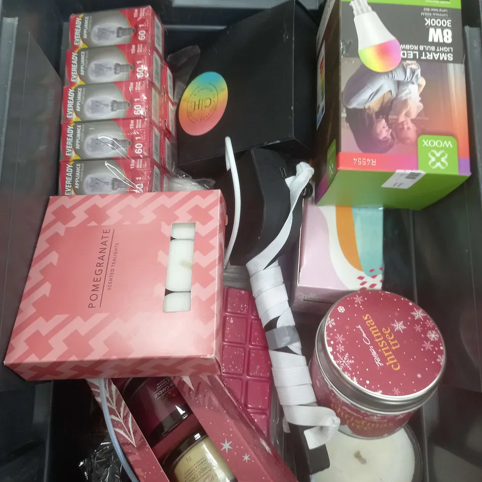 BOX OF APPROXIMATELY 15 ASSORTED ITEMS TO INCLUDE - TEA LIGHTS, CANDLE WAX,  LED BULB ETC