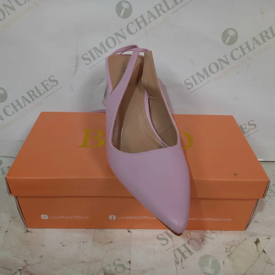 BOXED PAIR OF BEBO CLOSED TOE BLOCK HEELS IN LILAC COLOUR UK SIZE 4