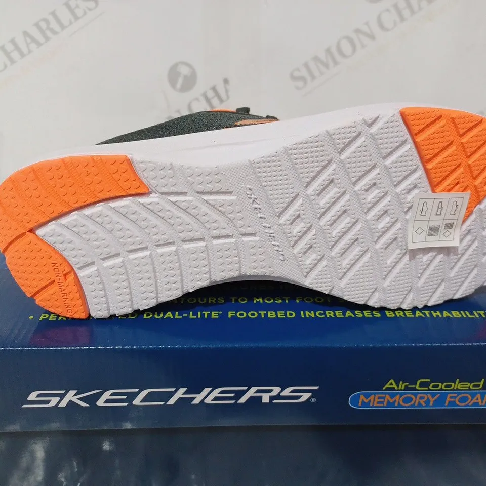 BOXED SKETCHERS DYNA TREAD JUNIOR TRAINERS - UK 3
