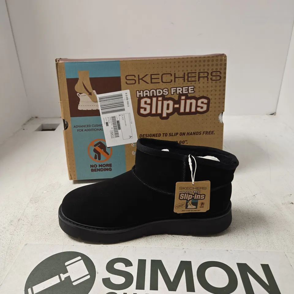 SKECHERS HANDS FREE SLIP-INS BLACK SUEDE ANKLE BOOTS – UK 6