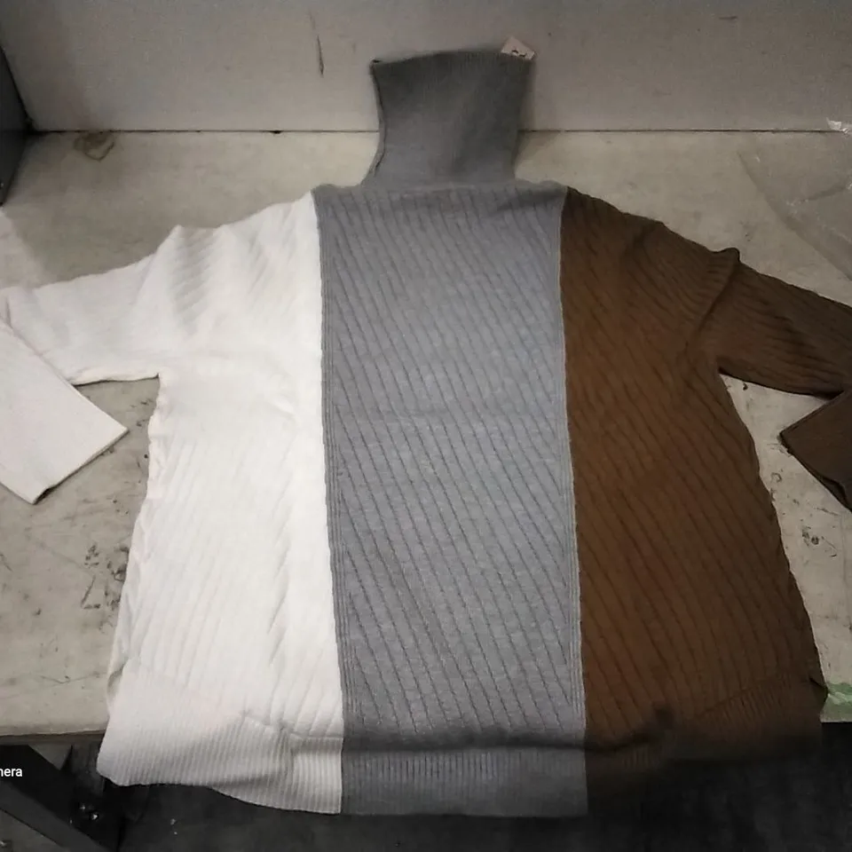 BOX OF APPROXIMATELY 8 BADGLEY MISCHKA WHITE/LIGHT GREY/BROWN TURTLE NECKS MEDIUM