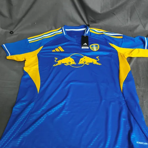 LEEDS UNITED FOOTBALL JERSEY SIZE L