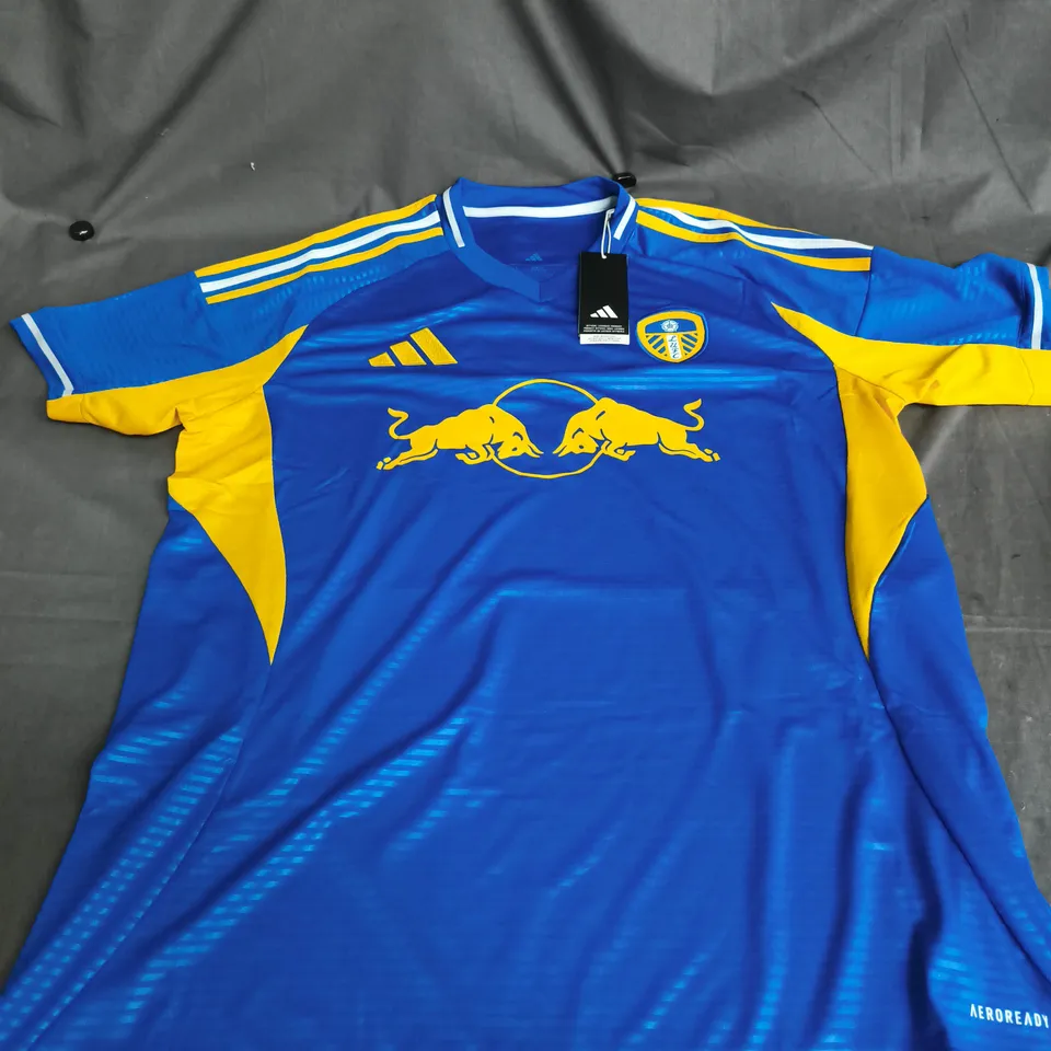 LEEDS UNITED FOOTBALL JERSEY SIZE L