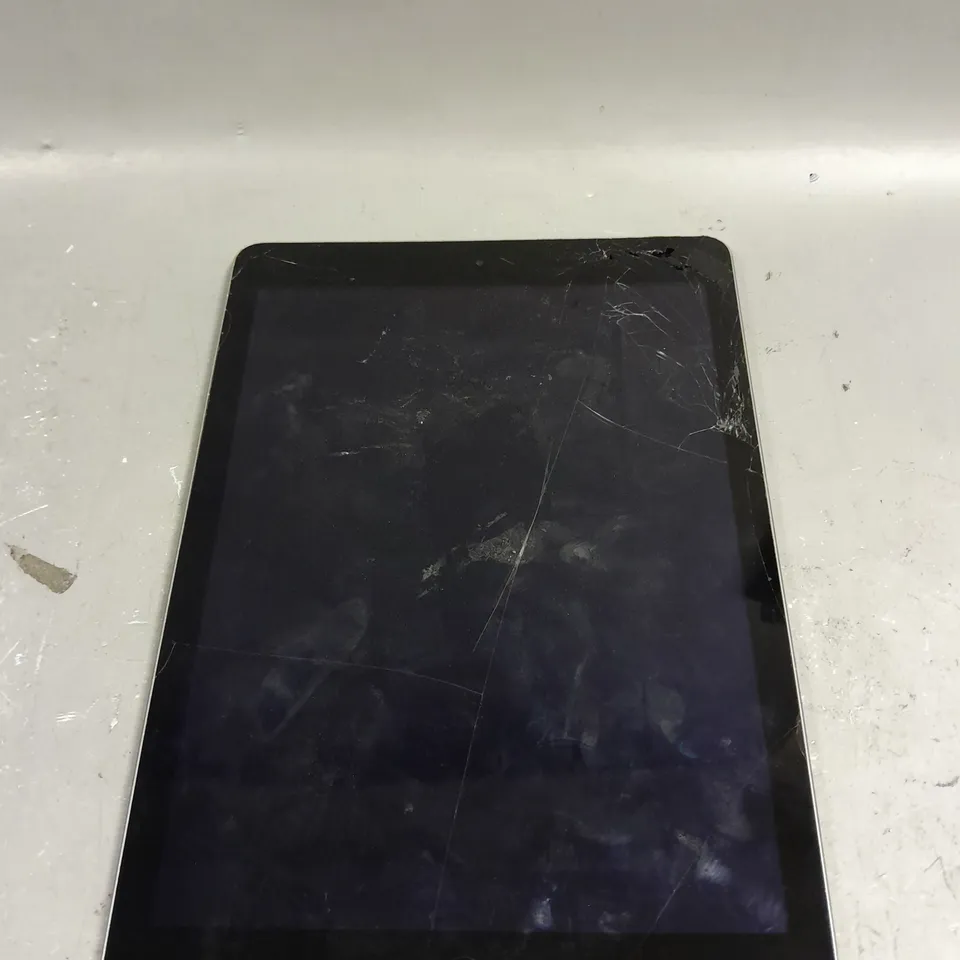 APPLE IPAD 5TH GEN MODEL A1822