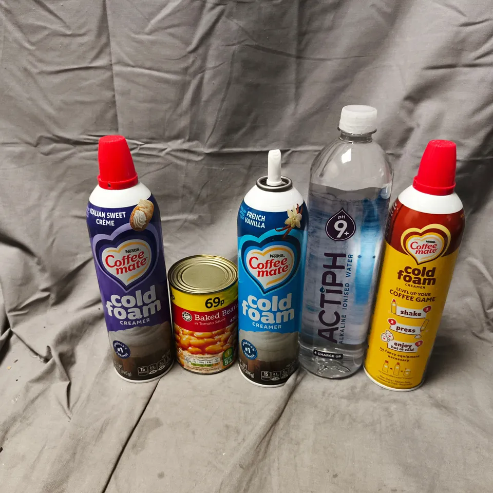 APPROXIMATELY 9 ASSORTED FOOD & DRINK ITEMS TO INCLUDE NESTLE COFFEE MATE COLD FOAM, ACTIPH WATER, BAKED BEANS, ETC - COLLECTION ONLY