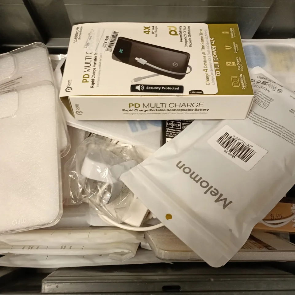 APPROXIMATELY 15 ASSORTED MOBILE PHONE ACCESSORIES TO INCLUDE CASES, SCREEN PROTECTORS AND POWERBANKS, ETC