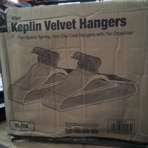 BOXED 50PK KEPLIN VELVET HANGERS -BLACK-