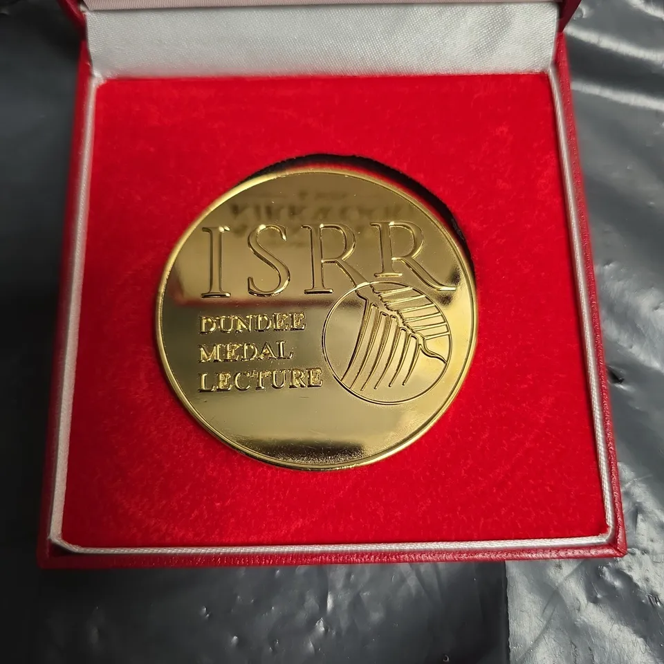 ALEXANDER KIRKWOOD & SON DUNDEE MEDAL LECTURE – GOLD-TONE COMMEMORATIVE MEDAL IN PRESENTATION BOX