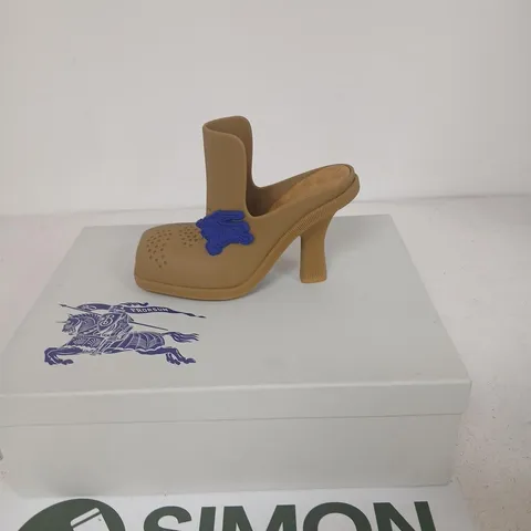 BURBERRY RUBBER MULE ON RUBBER SOLE β WOMEN'S, UK 3 (EU 36), MANILLA
