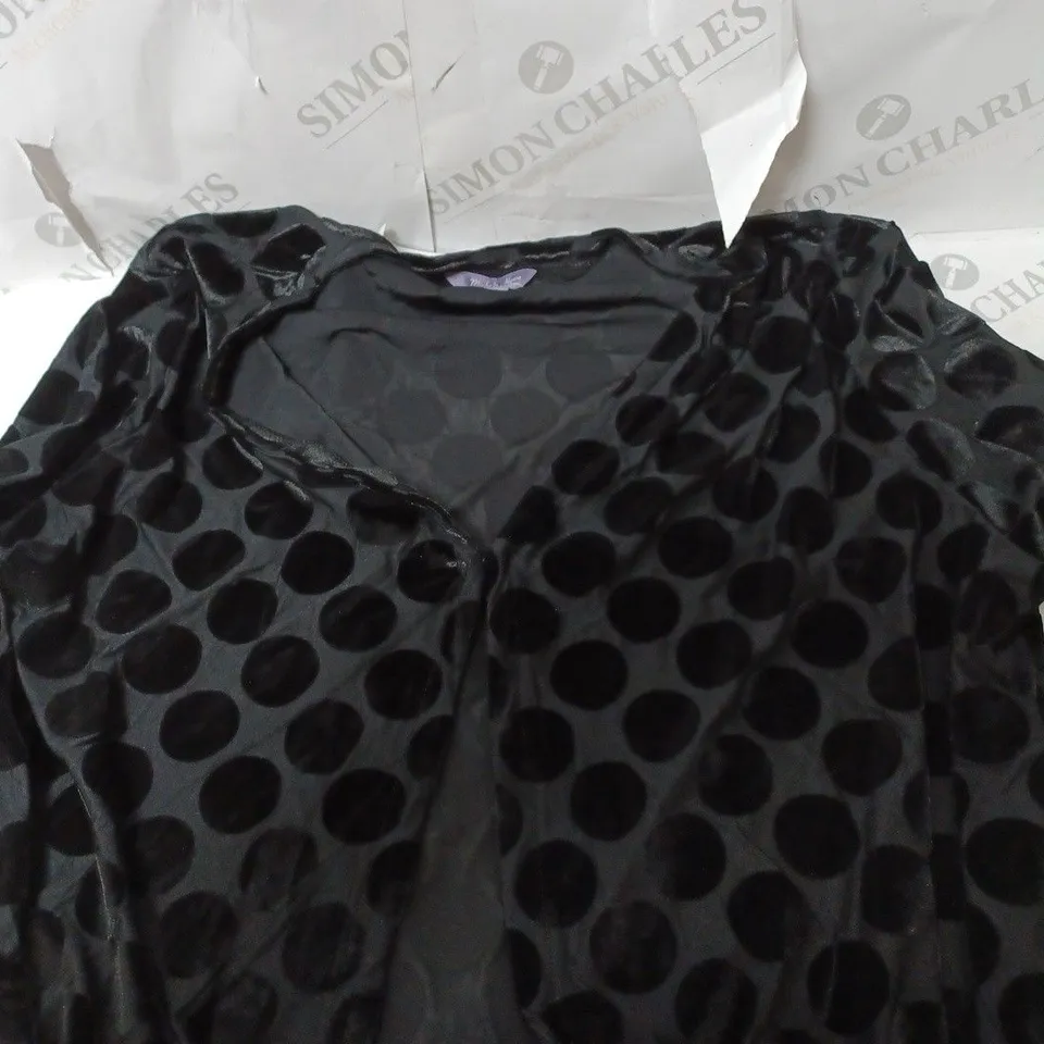 APPROXIMATELY 10 CLOTHING INCLUDING: SLEEVELESS BLOUSES, VELVET SHIRTS BY MICHELE HOPE (ALL OF DIFFERENT SIZES)