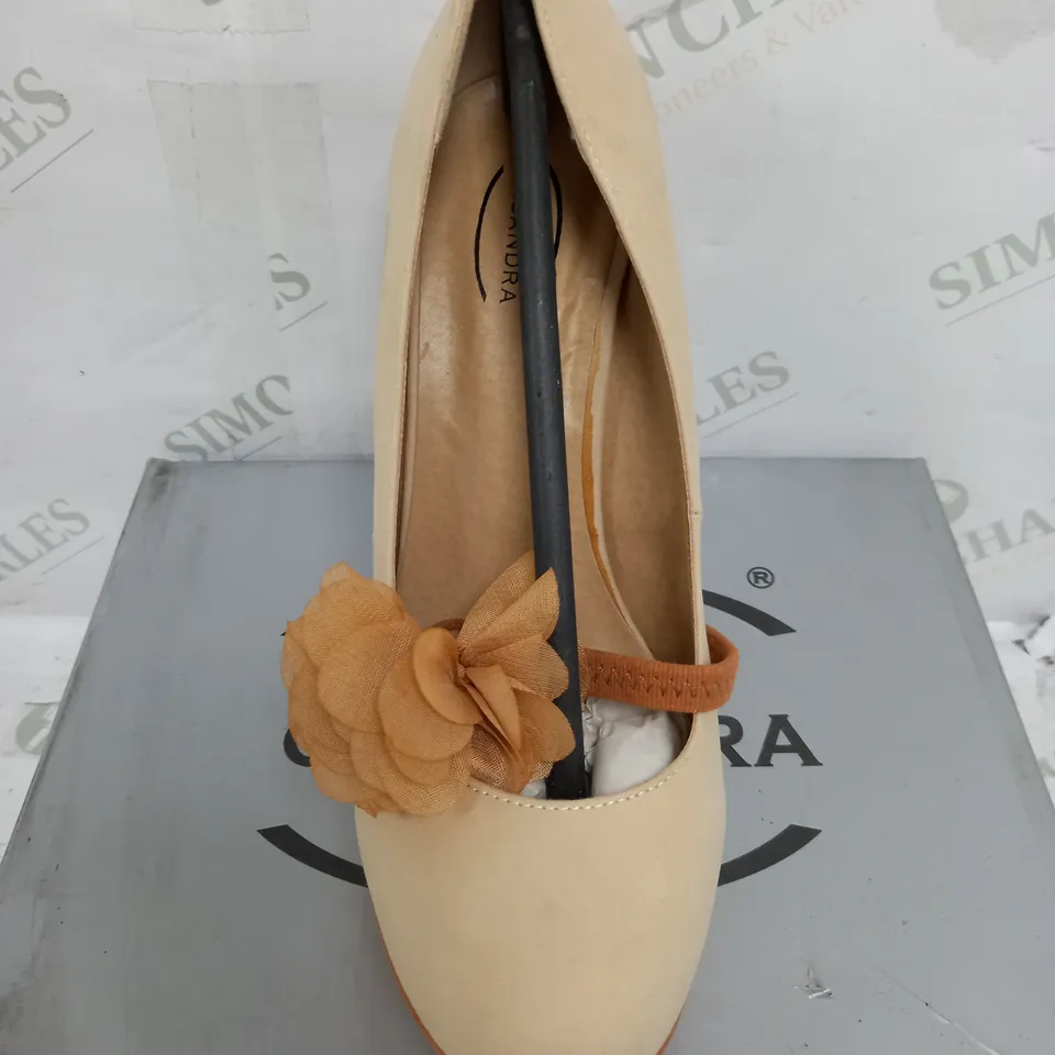 BOXED PAIR OF NUDE TAN FLOWERED STILLETTO SIZE 6