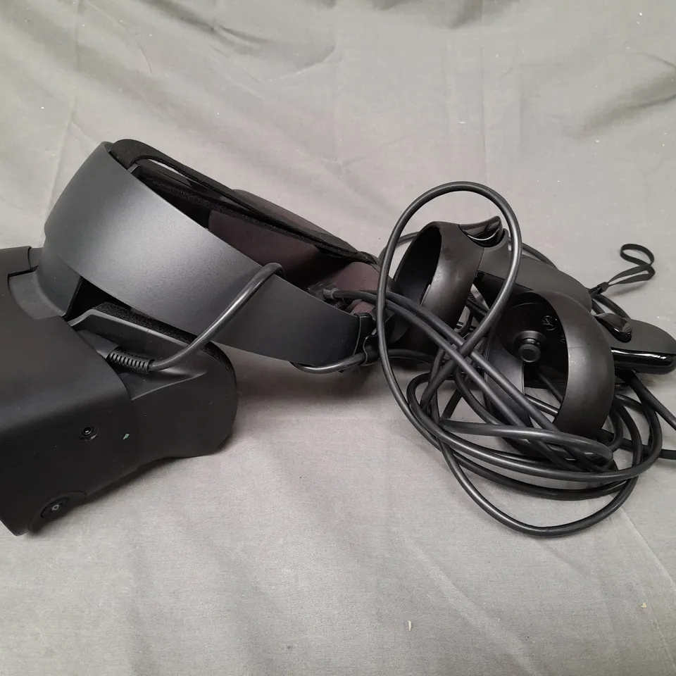 BOXED LENOVO OCULUS VR HEADSET
