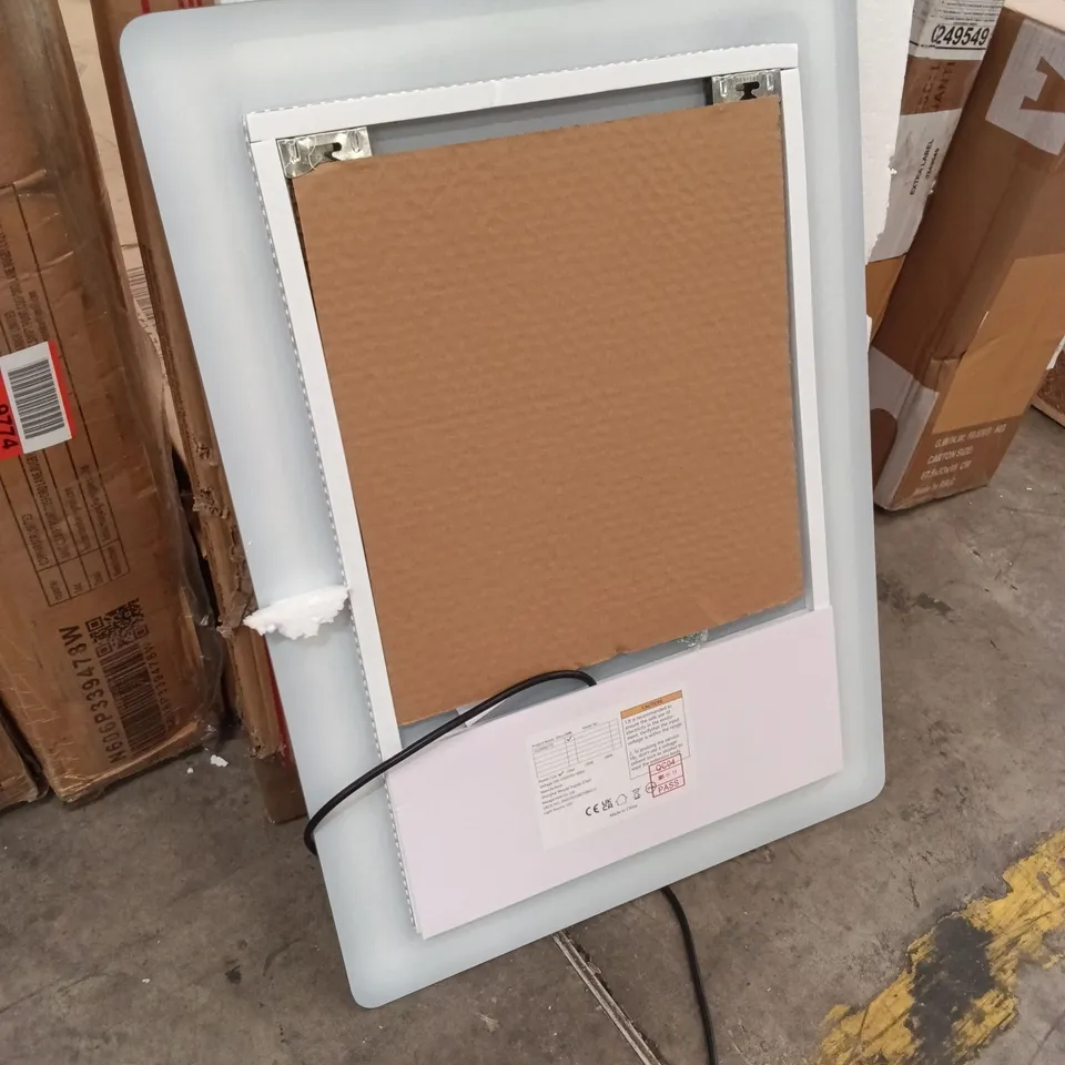 BOXED SMART BATHROOM MIRROR (1 BOX)