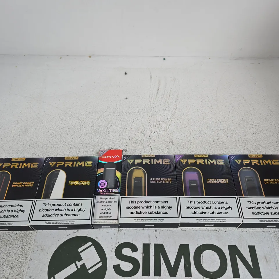 APPROXIMATELY 20 OXVA E-CIG PRODUCTS AND ACCESSORIES IN VARIOUS COLOURS AND FLAVOURS