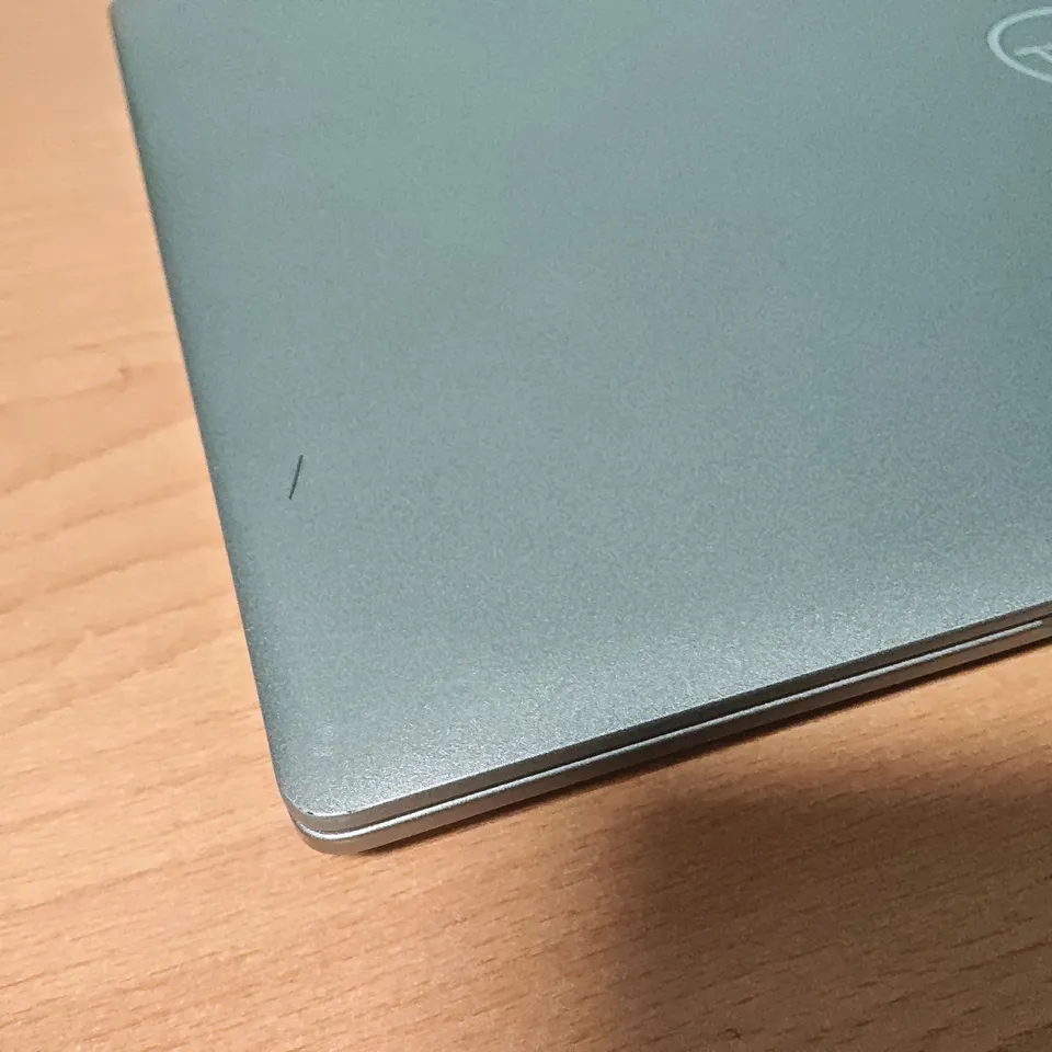 UNBOXED DELL LATITUDE 5540 INTEL I5 VPRO LAPTOP IN SILVER