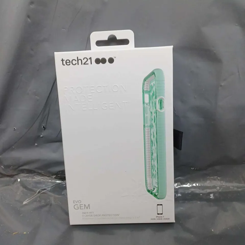 100 X BOXED TECH21 3-LAYER DROP PROTECTION CASES TO IPHONE 7 IN GREEN