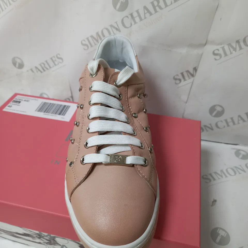BOXED MODA SIZE 7 NUDE  LEATHER ADELAID LACE UP QUILTED TRAINERS 