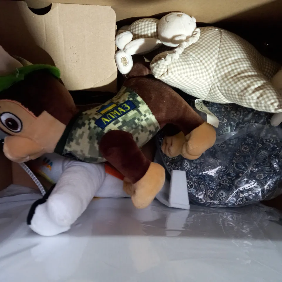 BOX OF APPROXIMATELY 10 ASSORTE TOYS AND GAMES TO INCLUDE MELISSA & DOUG FOOD GROUPS, ASSORTED BAG OF FIGURES, PLUSH PLANE, ETC