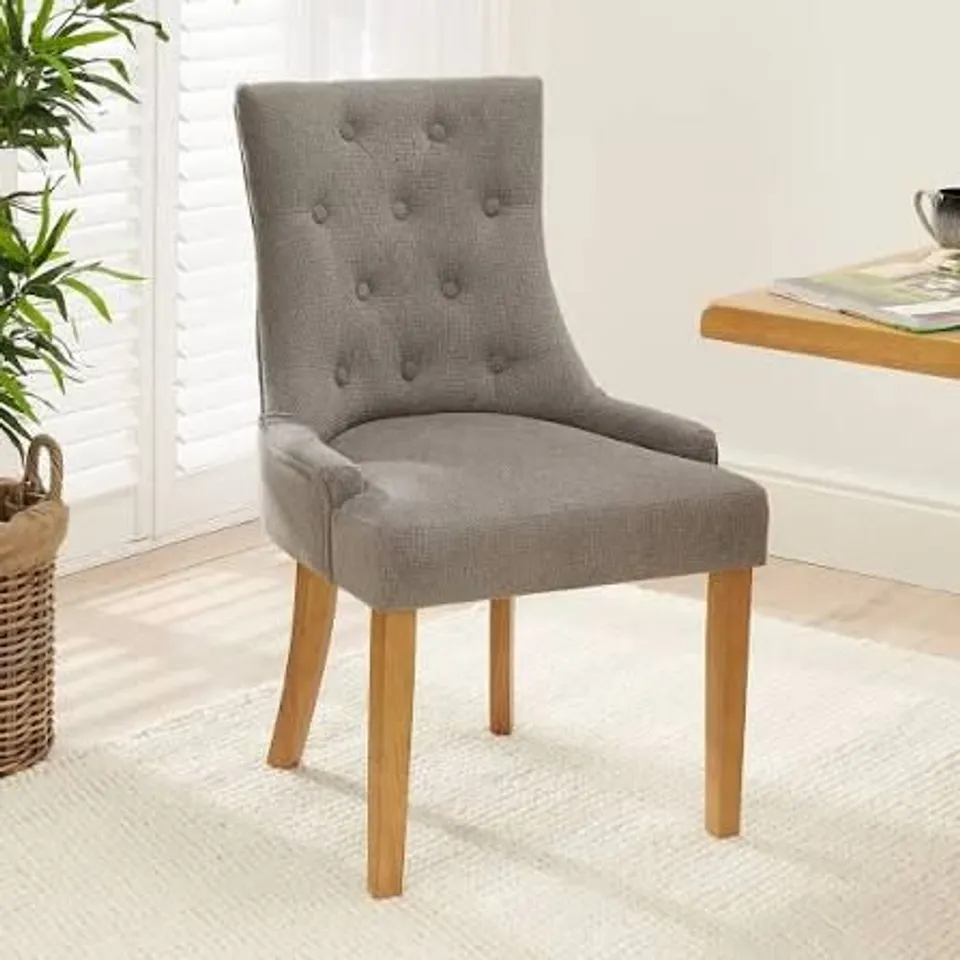 BOXED REGENT LIGHT GREY FABRIC BUTTON BACK DINING CHAIRS (OAK LEG)