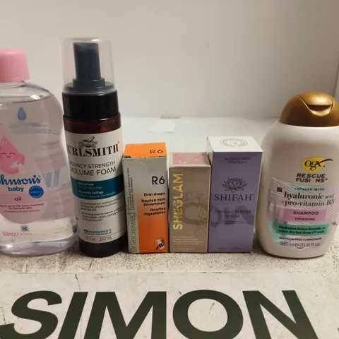 APPROXIMATELY 15 ASSORTED HEALTH & BEAUTY PRODUCTS TO INCLUDE BABY OIL , SHEGLAM AND SHAMPOO'S