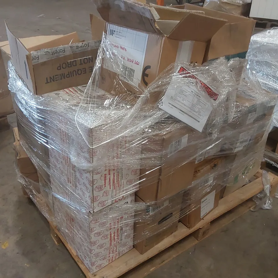 PALLET CONTAINING A VERY LARGE QUANTITY OF EMBRACO COMPRESSORS ECT