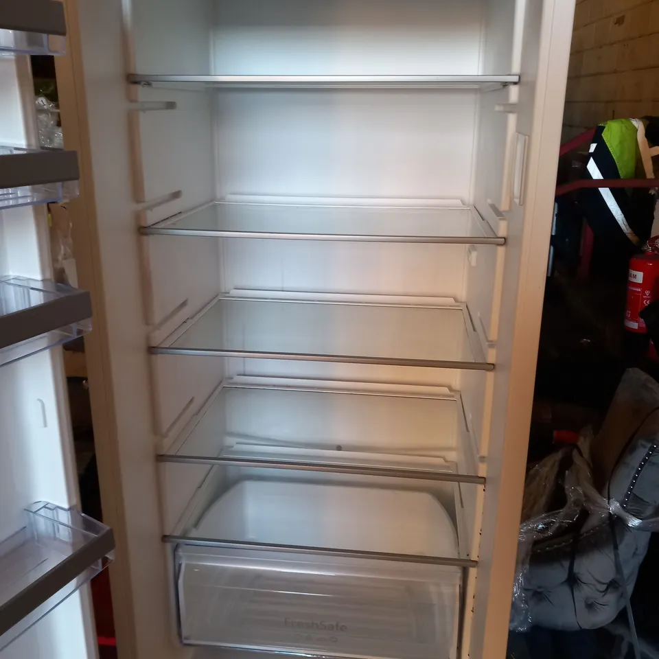 NEFF N50 KI5872FE0G INTEGRATED 70/30 FRIDGE FREEZER 