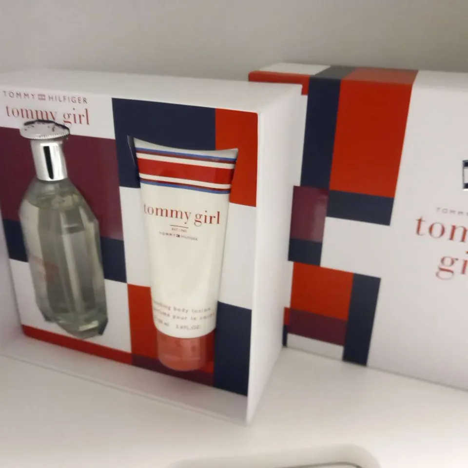 BOXED TOMMY HILFIGER TOMMY GIRL EAU DE TOILETTE GIFT SET