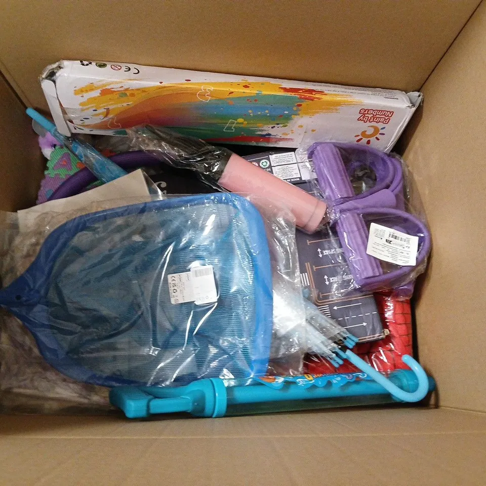 LOT OF APPROXIMATELY 20 ASSORTED TOYS AND GAMES TO INCLUDE PLAY MATS, TRAY RATTLE AND SHOPPING LIST