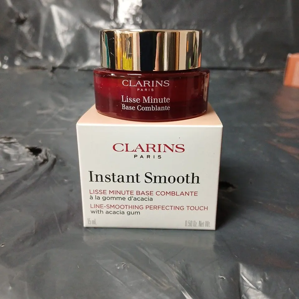 CLARINS INSTANT SMOOTH PERFECTING TOUCH - 15ML