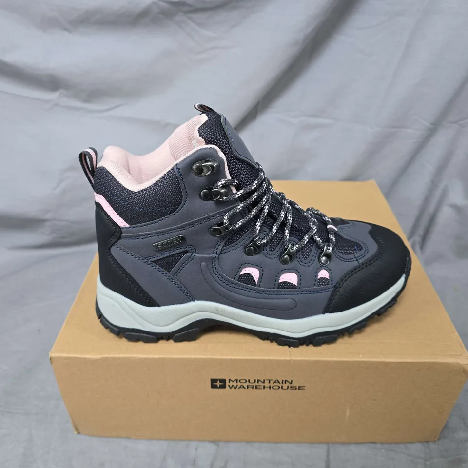 BOXED PAIR OF MOUNTAIN WAREHOUSE ADVENTURER WOMENS WATERPROOF WALKING BOOTS IN GREY - UK 4
