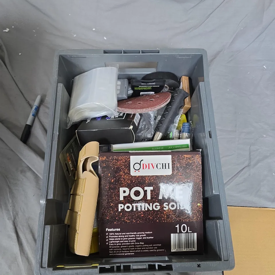 APPROXIMATELY 10 HOUSEHOLD, DIY ACCESORIES/ TOOLS