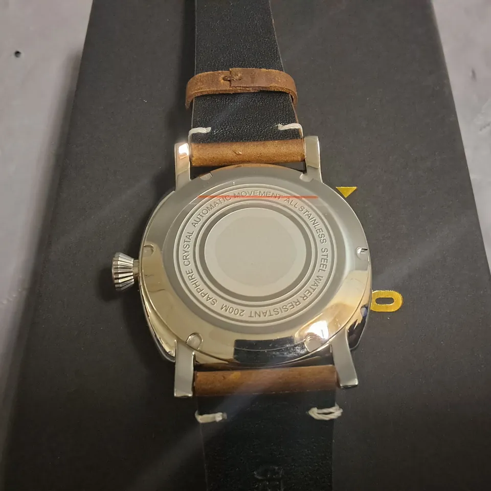 TANDORIO STAINLESS STEEL A7TOMATIC MOVEMENT WATCH WITH LEATHER STRAP