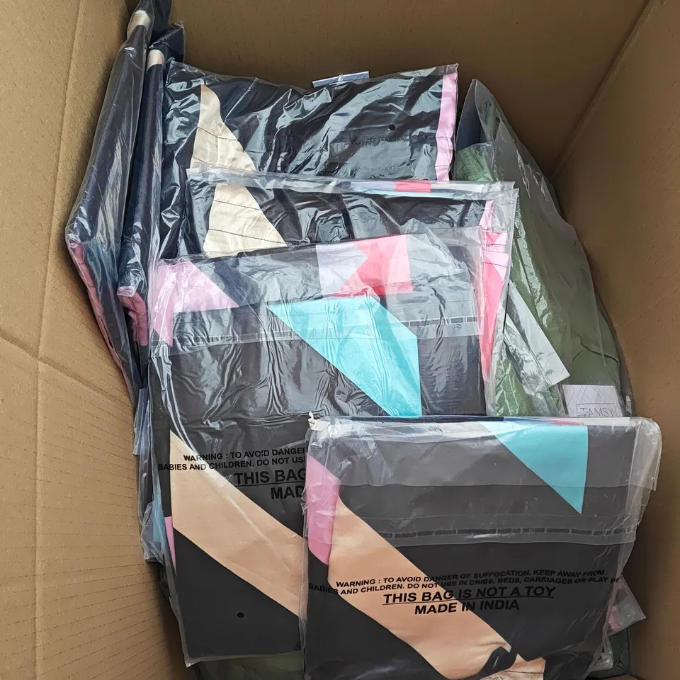 BOX OF APPROXIMATELY 30 ASSORTED CLOTHING ITEMS IN VARIOUS STYLES , SIZES AND COLOURS