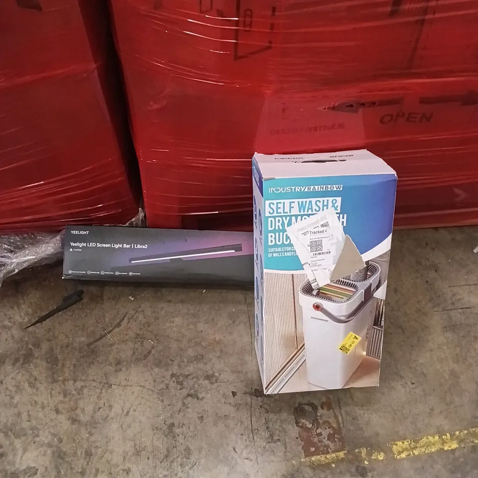 PALLET OF ASSORTED ITEMS INCLUDING - SCREEN LIGHT, SELF WASH & DRY JACKET 