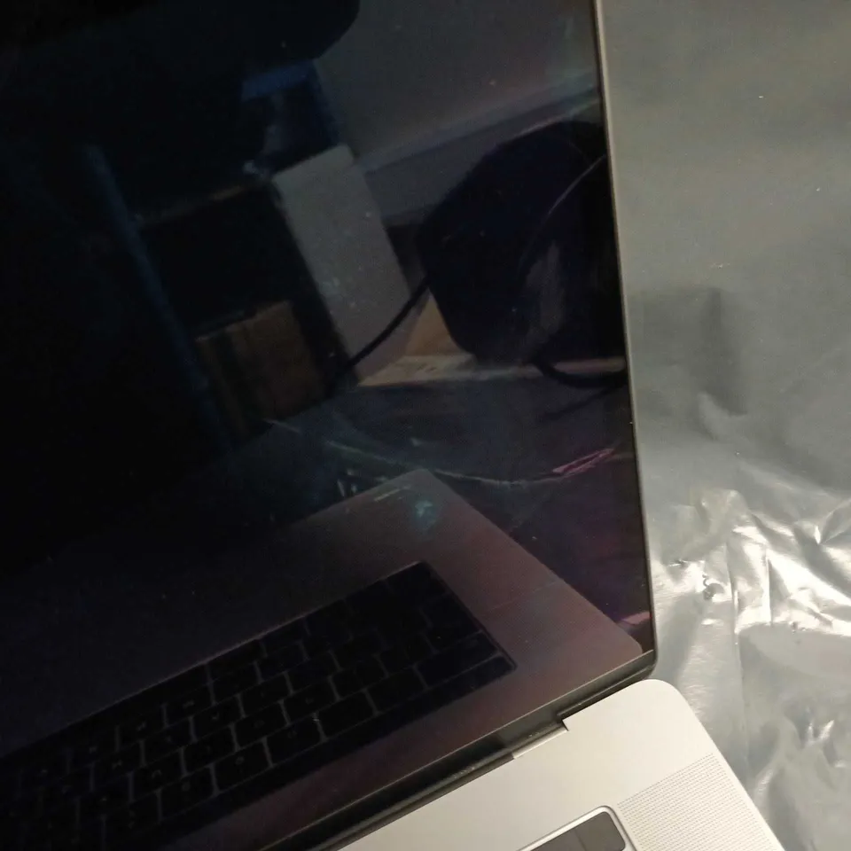 UNBOXED APPLE MACBOOK PRO 13-INCH LAPTOP IN SILVER - A1707
