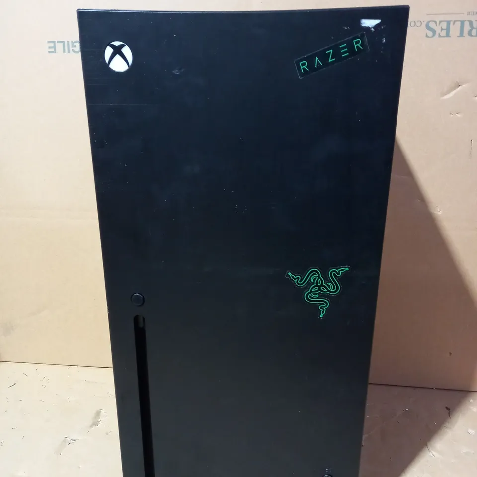UKONIC XBOX SERIES X REPLICA MINI FRIDGE