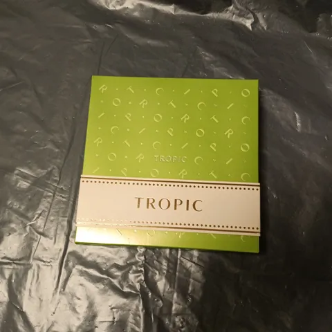 TROPIC SKINCARE – GREEN PACKAGING BOX WITH WHITE BAND
