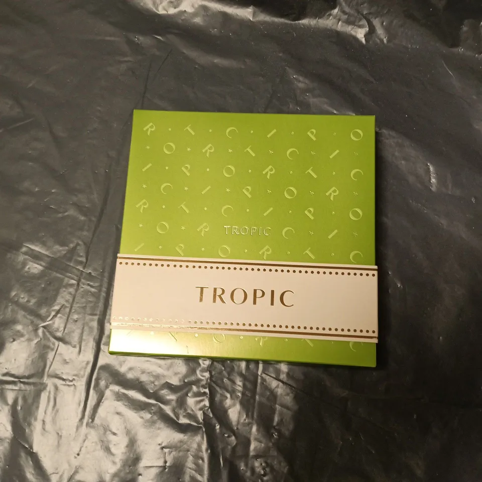 TROPIC SKINCARE – GREEN PACKAGING BOX WITH WHITE BAND