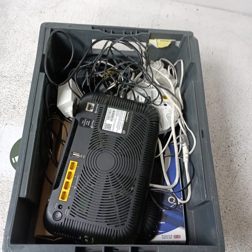 BOX CONTAINING A MIX OF APPROXIMATELY 10 ASSORTED ITEMS INCLUDING ROUTERS, CABLES ETC.