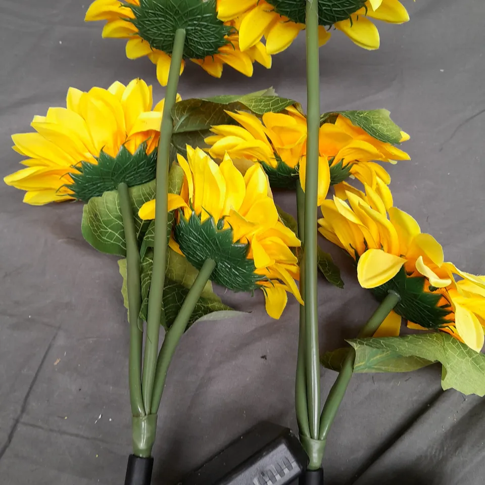 GARDEN REFLECTION SET OF 2 FAUX LED SUNFLOWER STAKES