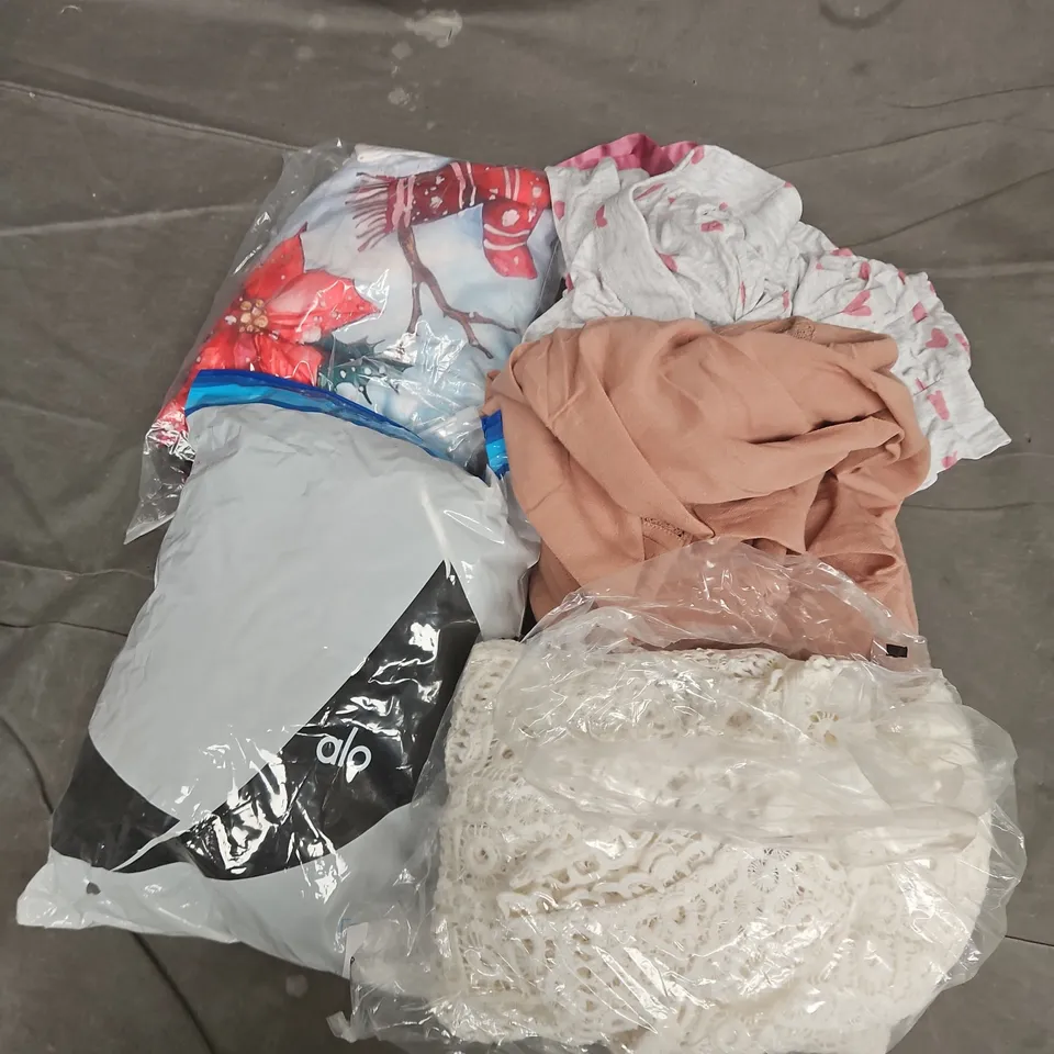 APPROXIMATELY 30 ASSORTED CLOTHING ITEMS IN VARIOUS SIZES, STYLES & COLOURS TO INCLUDE BRANDS SUCH AS ALO, NEW LOOK, BODEN, ETC - COLLECTION ONLY