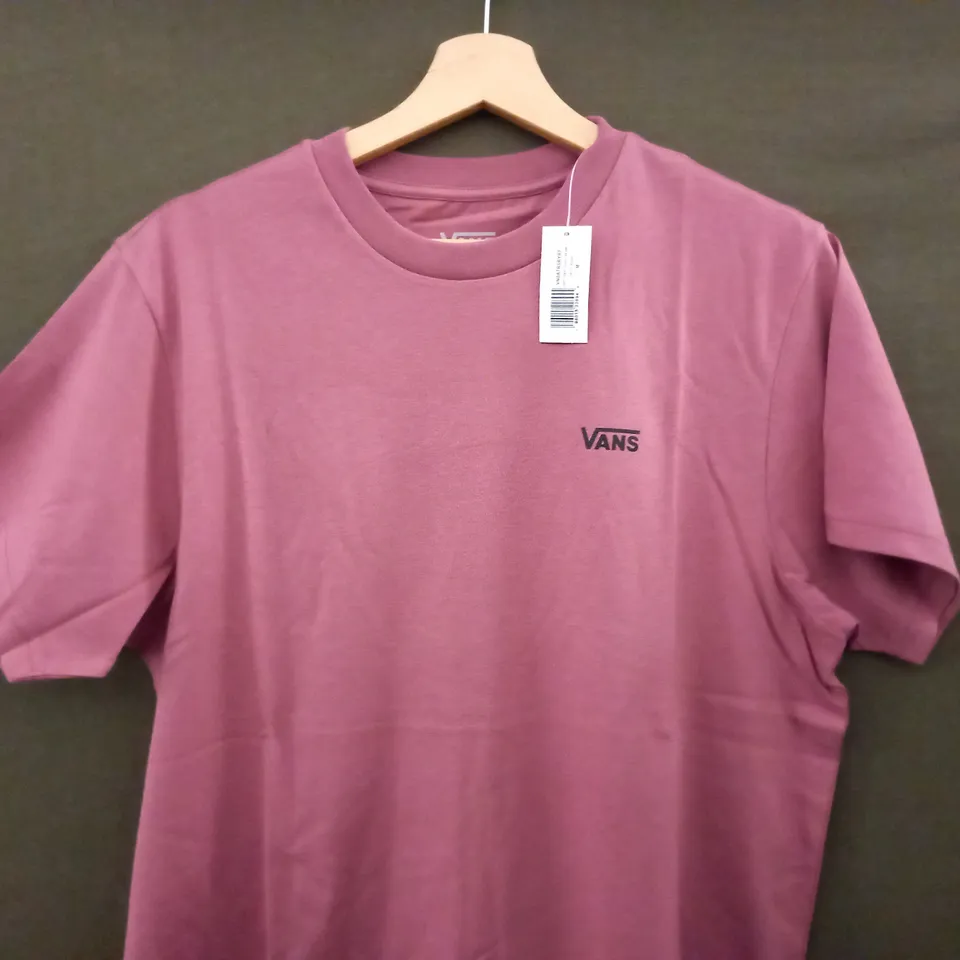 VANS LEFT CHEST LOGO TEE IN DECO ROSE - MEDIUM