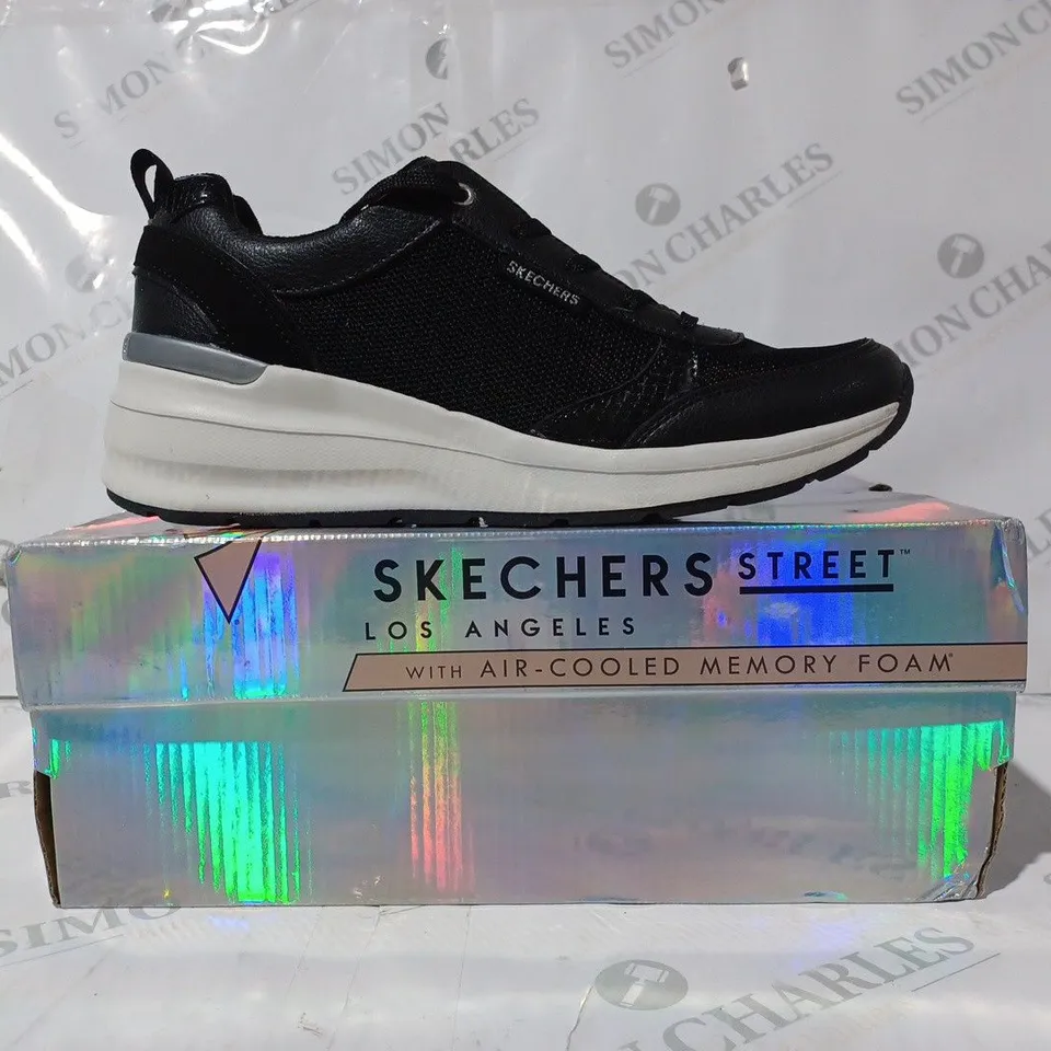 BOXED PAIR OF SKECHERS BILLION TRAINERS IN BLACK UK SIZE 6